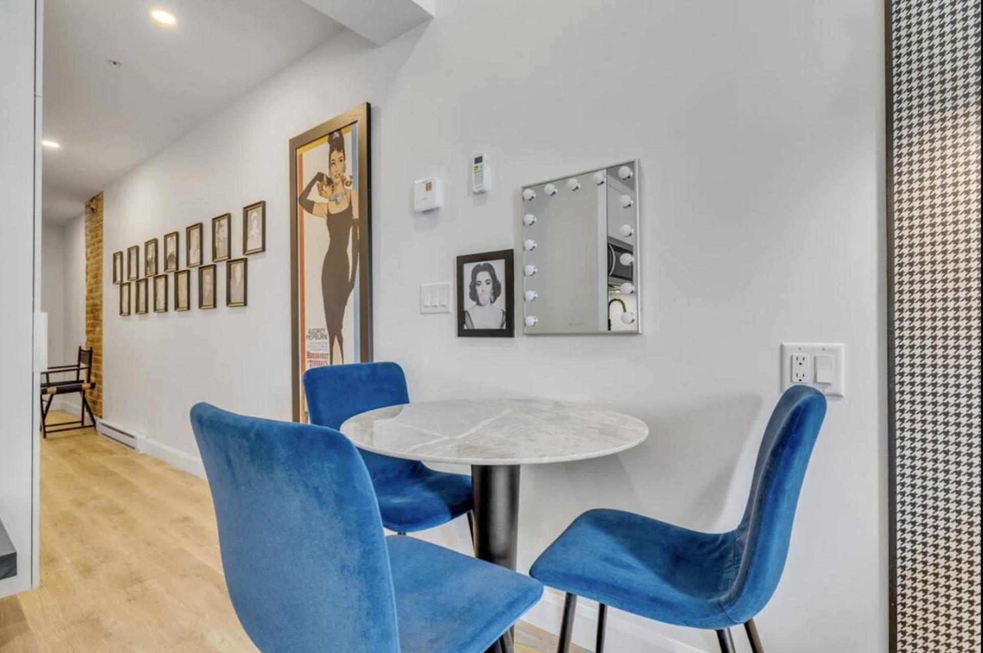 Initial / Icone / Quebec+stat Appartement *