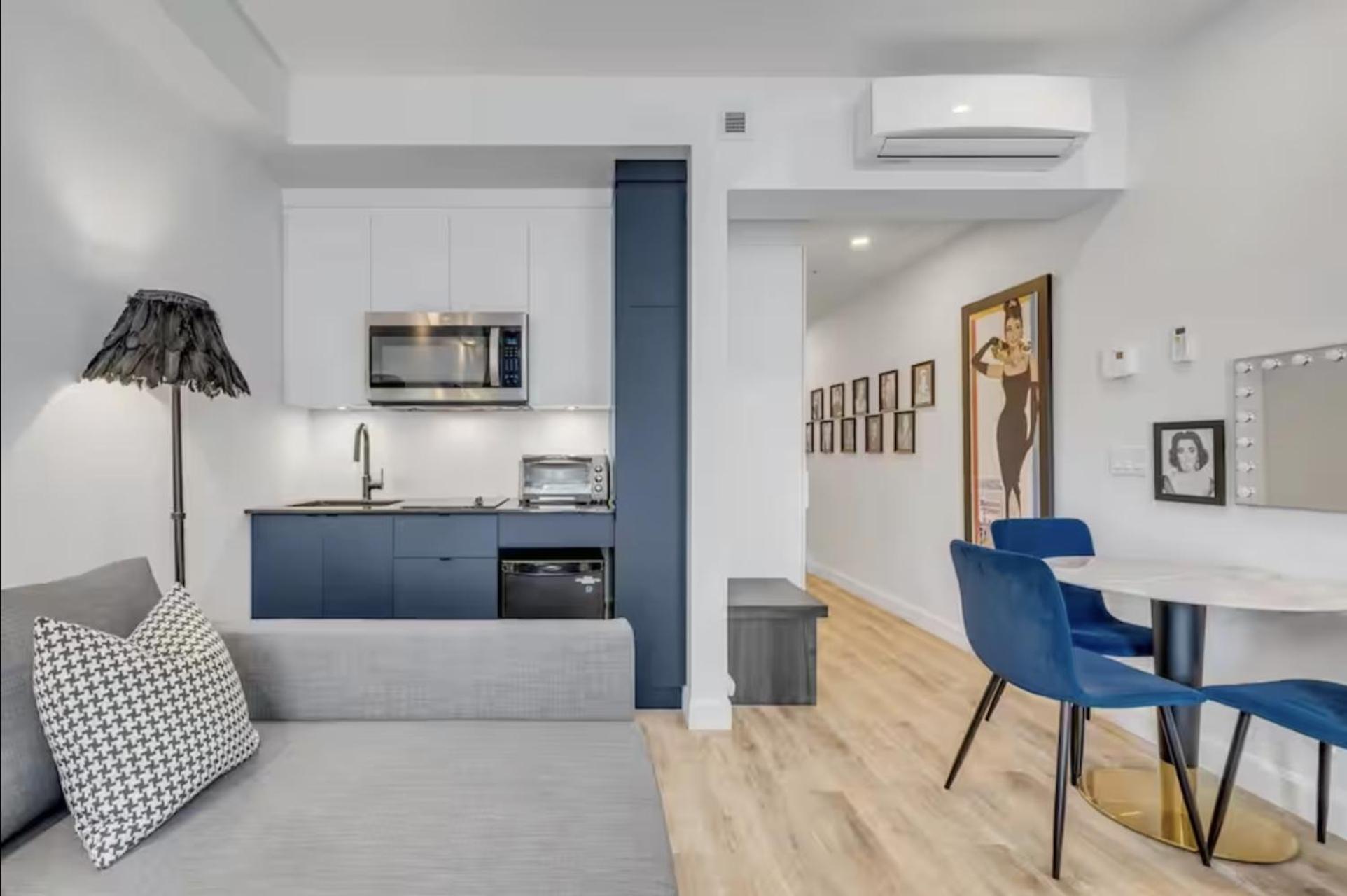 Initial / Icone / Quebec+stat Apartment Quebec City